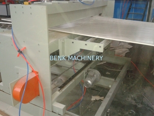 Máquina estável da extrusão da placa da espuma do PVC do corredor com sistema de controlo do PLC